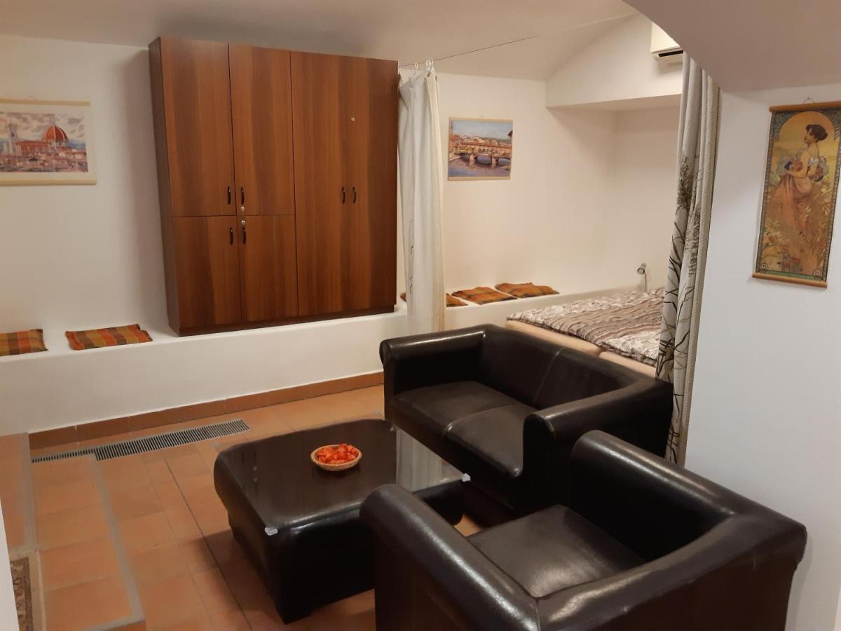 Studio Voluntario Hradec Králové Eksteriør bilde